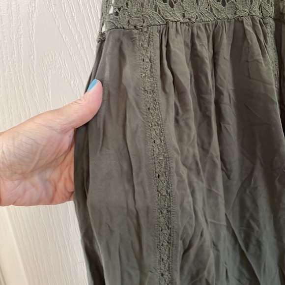 Torrid green loose tank size 1 - Picture 4 of 4